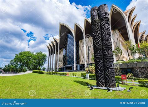 Le Musée des Cultures de Borneo, un voyage fascinant à travers l'histoire et les traditions indigènes!