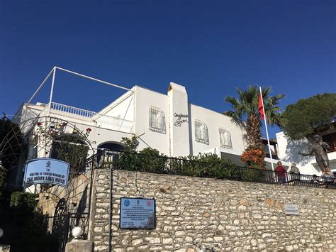 Le Musée Zeki Müren : Un Joyau Musical Caché dans la Charmante Ville de Bodrum!